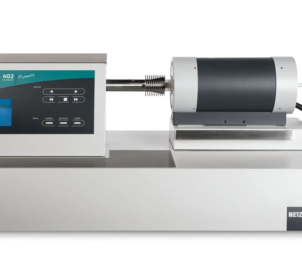 Vista detallada de un analizador termogravimétrico con dilatómetro profesional, diseñado para obtener resultados confiables y consistentes.